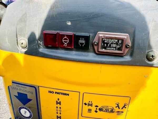 Komatsu PC 09-1 + 3 GODETS – Image 4