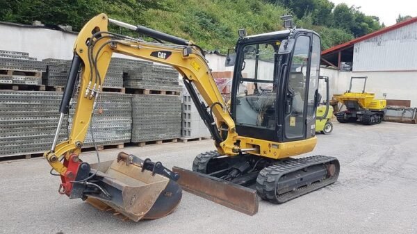 CAT 302.7D CR + 3 GODETS – Image 3