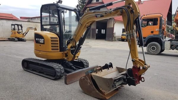 CAT 302.7D CR + 3 GODETS – Image 9