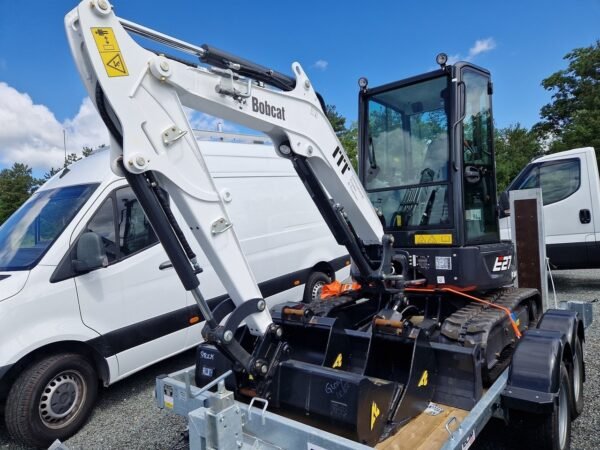 NEUF BOBCAT E27Z + REMORQUE + 3 GODETS + MARTEAU BRH