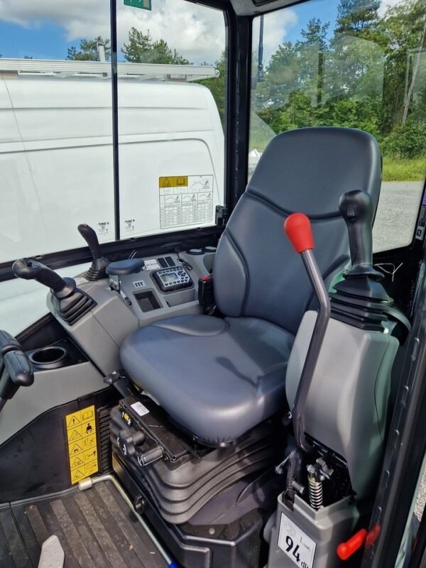 NEUF BOBCAT E27Z + REMORQUE + 3 GODETS + MARTEAU BRH – Image 3