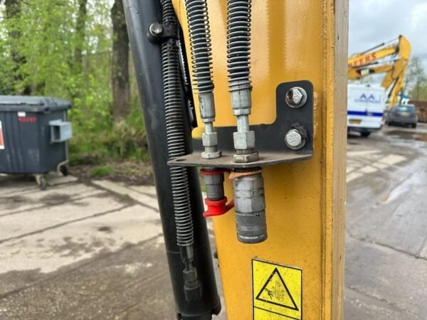Caterpillar 303.5E CR + 3 GODETS – Image 10