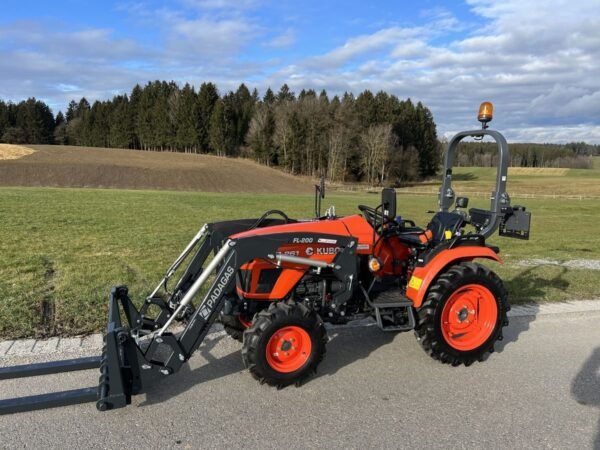Kubota EK1-261 +  chargeur frontal – Image 2