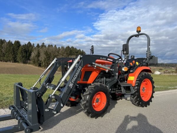 Kubota EK1-261 +  chargeur frontal – Image 3