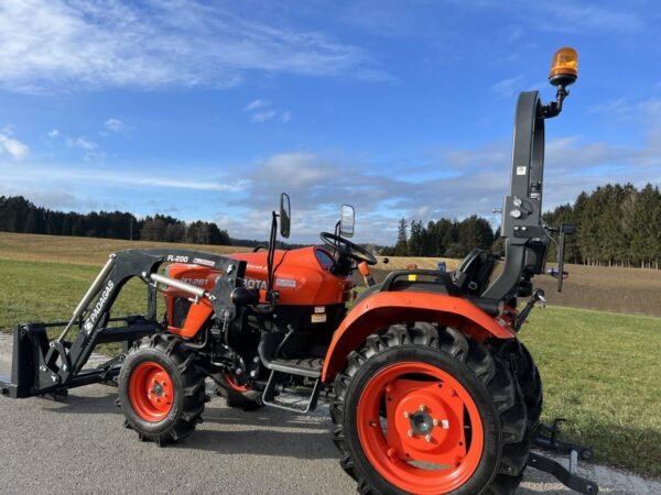 Kubota EK1-261 +  chargeur frontal – Image 4