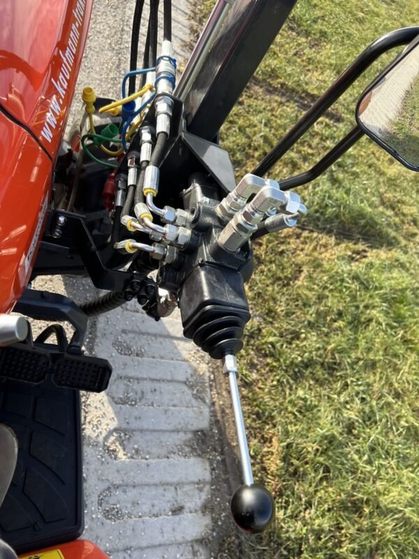 Kubota EK1-261 +  chargeur frontal – Image 9