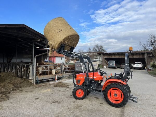 Kubota EK1-261 +  chargeur frontal – Image 11