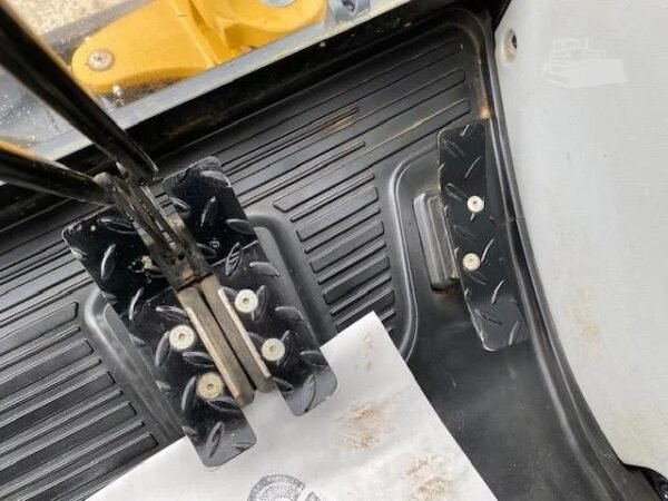 CATERPILLAR 302.7D + Marteau piqueur + Remorque + 4 Godets – Image 16