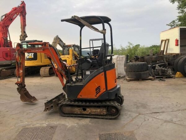 HITACHI ZX17U-2 YLR – Image 18