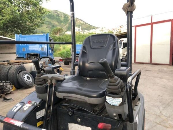 HITACHI ZX17U-2 YLR – Image 23
