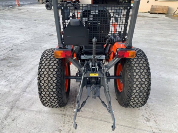 Micro Tracteur 4×4 KUBOTA L1501 arceau arrière diesel 50cv – Image 6