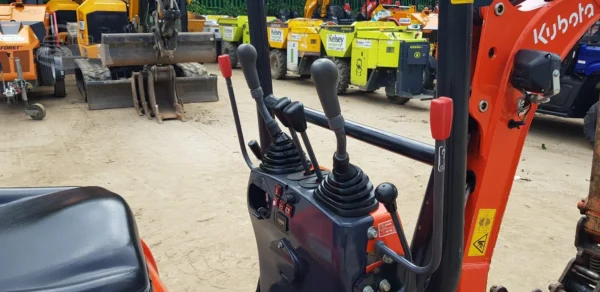 KUBOTA K008-3 + 3 GODETS – Image 10