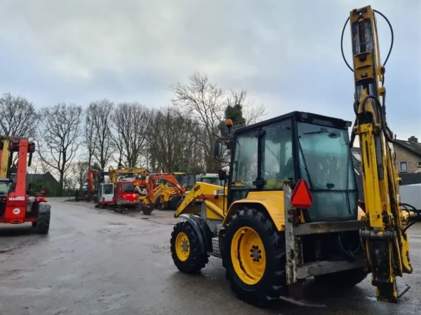 Massey Ferguson 860 backhoe – Image 7
