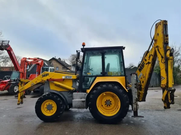 Massey Ferguson 860 backhoe – Image 8