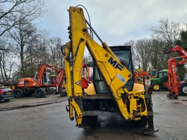 Massey Ferguson 860 backhoe – Image 13