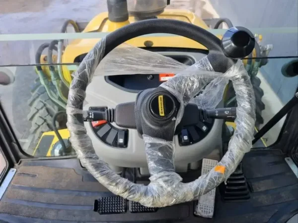 New Holland B80B – Image 6