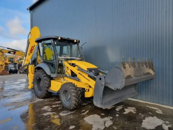 New Holland B80B – Image 9