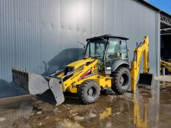 New Holland B80B – Image 12
