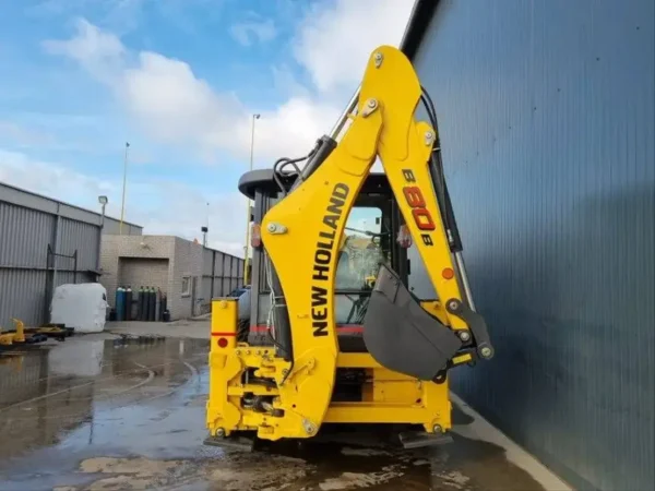 New Holland B80B – Image 15