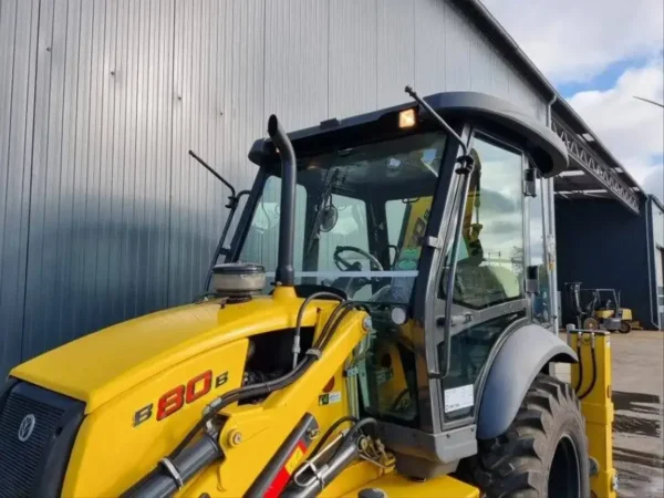 New Holland B80B – Image 18
