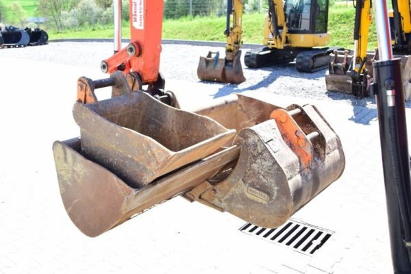 2015 Kubota U 27-4 + 3 Godets et Attache rapide – Image 18