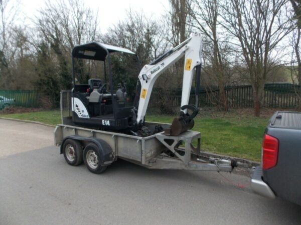 Bobcat E14, 1.5T 2013 et remorque 2,6T – Image 3