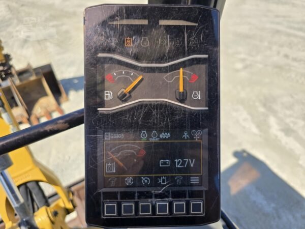 2021 CATERPILLAR 301.7CR + 3 GODETS + REMORQUE – Image 21