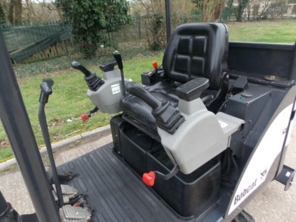 Bobcat E14, 1.5T 2013 et remorque 2,6T – Image 10